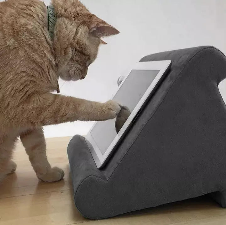 Pillow Tablet Stand – Soft Multi-Angle Holder for Hands-Free Use